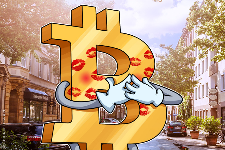 suddenly-everybody-loves-bitcoin